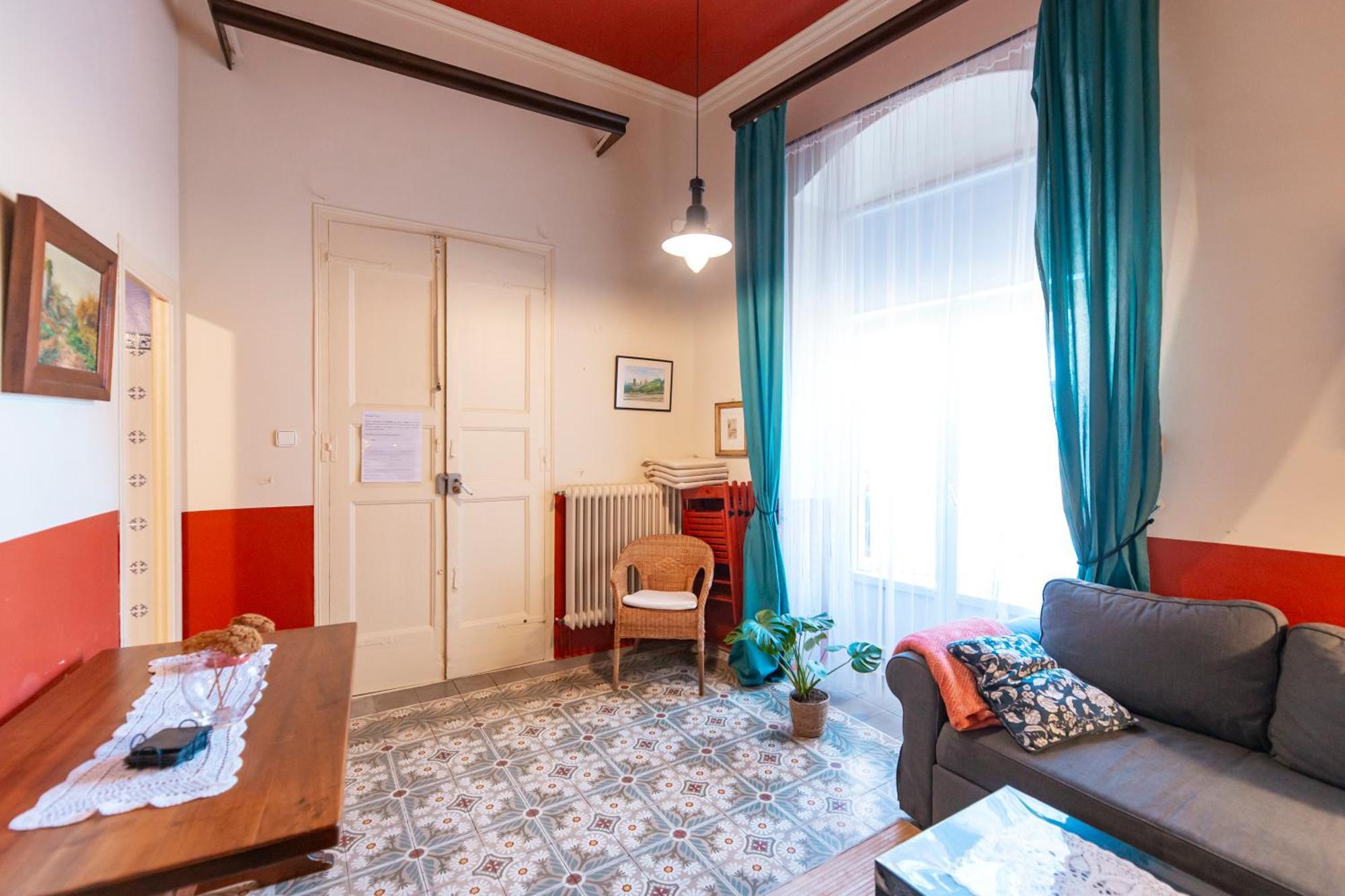 Sanllehi Apartment